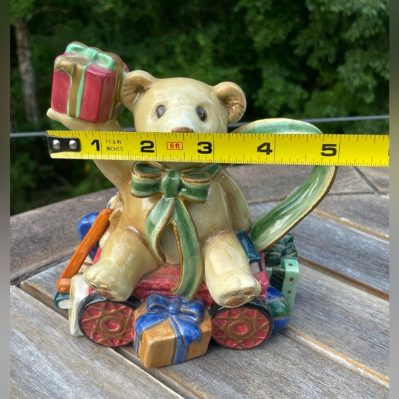 Fitz and Floyd Classics Teapot Old Fashioned Christmas Bear Sitting on Gifts - Picture 8 of 8